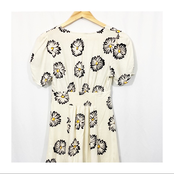 Urban Outfitters Bettie Twist Knot Daisy Print Floral Dress - Picture 9 of 13